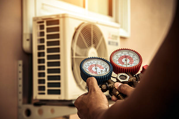 Professional Hvac technician working in Central City, IL